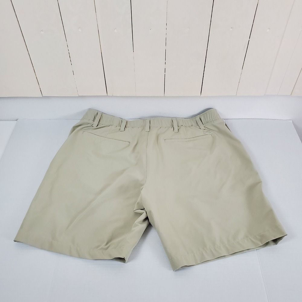 Under Armour Mens Golf Shorts Khaki Tan Size 40 Waist Gripper Performance